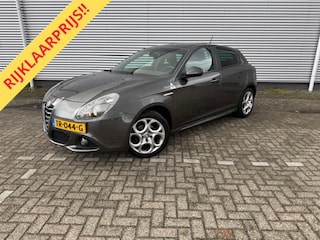 Alfa Romeo Giulietta 1.6 JTDm Exclusive,Schuif/Kanteldak,clima,Navigatie,dikke LM velgen