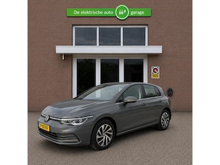 Volkswagen Golf 1.4 eHybrid Style | trekhaak | Stoel + Stuur verwarming | Carplay |