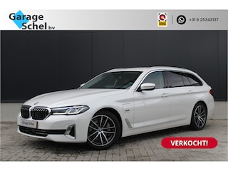 BMW 5-serie Touring 520e High Executive - Laser - Memory - HUD - Achteras besturing - Stoel/Stuur verwarming - ACC - Keyless - Rijklaar