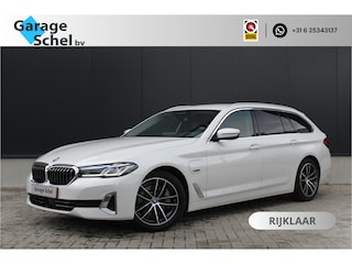 BMW 5-serie Touring 520e High Executive - Laser - Memory - HUD - Achteras besturing - Stoel/Stuur verwarming - ACC - Keyless - Rijklaar