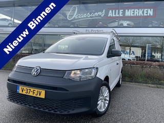 Volkswagen Caddy Cargo 2.0 TDI Comfort Airco - Apple carplay - Cruise control - Parkeersensor achter - Radio - Tussenschot volledig - Zijschuifdeur rechts - Stuur multifunctioneel - Start/stop systeem alu imperial  16 inch alu velgen betimering en kasten achterin