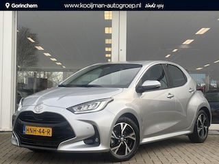 Toyota Yaris 1.5 Hybrid 115 Dynamic Comfort pack | Apple carplay | parkeersensoren | dode hoek detectie | stoelverwarming | stuur verwarming |