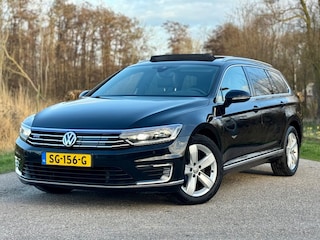 Volkswagen Passat Variant 1.4 TSI GTE Highline Leder Clima Panodak Trekhaak Virtueel Display Stoelverwarming Perfect Onderhouden