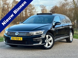 Volkswagen Passat Variant 1.4 TSI GTE Highline Leder Clima Panodak Trekhaak Virtueel Display Stoelverwarming Perfect Onderhouden