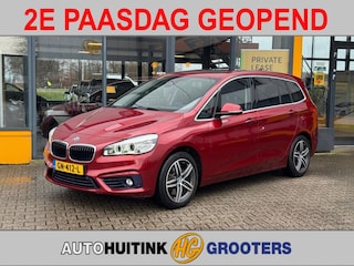 BMW 2-serie Tourer 220i Sport 192pk - leder - pan dak - headup - camera