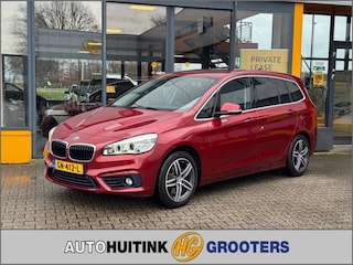 BMW 2-serie Tourer 220i Sport 192pk - leder - pan dak - headup - camera