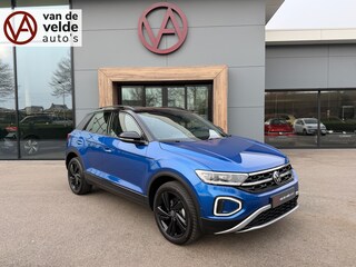 Volkswagen T-Roc 1.5 TSI 150pk DSG Style | Black Style | Trekhaak | IQ light | 18 inch | Carplay | Rijklaar incl. garantie