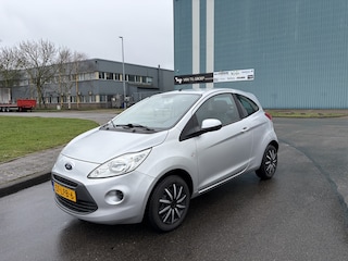 Ford Ka 1.2iCool&Sound 70 PK. UNIEK !!! Slechts 10.000 KM Origineel !! Ga je nooit meer vinden ! Eerste eigenaar.