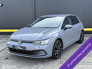Volkswagen Golf 1.5 eTSI Style Nardo Grijs | Automaat | ACC