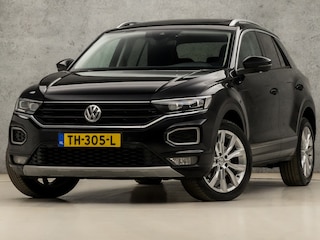 Volkswagen T-Roc 1.5 TSI Sport 150Pk (PANORAMADAK, VIRTUAL COCKPIT, APPLE CARPLAY, LEDER, SPORTSTOELEN, GETINT GLAS, ADAPTIVE CRUISE, LED KOPLAMPEN, NIEUWSTAAT)