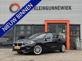 BMW 118i Business Edition / Schuifkanteldak / Navi / Applecarplay/AndroidAuto /