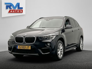 BMW X1 SDrive18i Centennial High Executive | Trekhaak | Leder Navigatie Memorie Stoelverwarming Cruise climate Control