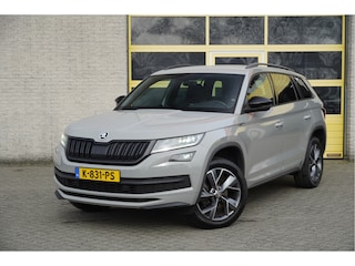 Skoda Kodiaq 1.5 TSI 150PK! Automaat Sportline Business BJ2021 Lmv 19" | Led V+A | Pdc | Keyless entry | Elek. trekhaak | Achteruitrijcamera | App-Connect | Navi | Virtual cockpit | Dashboard verlichting | Elek. Be stoel+Mem | Verwarmde voorstoelen | Zwarte hemel