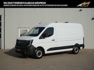Renault Master T35 2.0 dCi 130 L2H2 Advance *NIEUW!* - Incl. Volledige betimmering & Trekhaak! - All Seasonbanden - Achteruitrijcamera - Stoelverwarming - Cuise Control