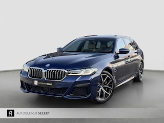 BMW 5-serie Touring 530e M-Sport | Pano | Trekhaak | Laser | Head Up | Driving Assist Pro | Keyless | Dealer onderhouden | 1e eig.