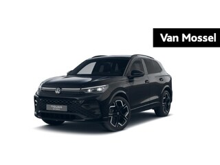 Volkswagen Tiguan 1.5 eHybrid R-Line Edition 204 PK | #AD | Trekhaak | Black Style | Stoelverwarming | 360 Camera | Apple Carplay | Navigatie | Android Auto | Ruiten getint | Keyless access | Achterklep elektrisch | Stuurverwarming | Climate control | Adaptieve cruise control |