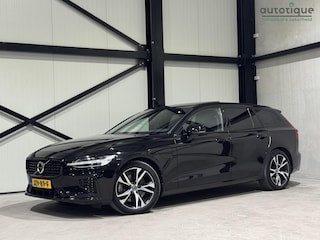 Volvo V60 2.0 T8 Recharge AWD R-Design | panorama | leder | trekhaak | black optiek |