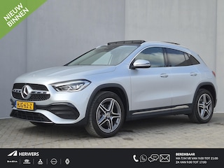 Mercedes-Benz GLA 250 e AMG Line Automaat / Dealer onderhouden / Glazen schuif- en kanteldak / Trekgewicht 1800 kg / Stoelverwarming / Achteruitrijcamera / Elektrische achterklep / Cruise control / Draadloze telefoon lader / Keyless Entry/Start /