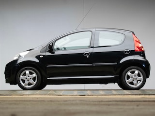 Peugeot 107 1.0-12V XS Sport (AIRCO,TOERENTELLER,ELEKTRISCH PAKKET,SPORTSTOELEN,LM VELGEN,NIEUWE APK,NETTE STAAT)