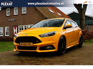 Ford Focus 2.0 ST-3 | Maxton | Sony Sound | Schuif-Kanteldak | Recaro Stoelen | Xenon | Stoelverwarming | Leder | Uniek | LED |