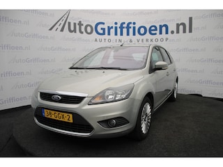 Ford Focus 1.6 Titanium met leer, klima, trekhaak, cruise, stoelverwarming enz. enz.