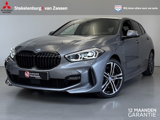 BMW 120i | M-Sport | Pano | Stoel- stuurverwarming | Harman Kardon | Afn. Trekhaak | Elektrische A klep | Shadow line | NL auto | 1e eigenaar