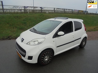 Peugeot 107 1.0 benzine airco lmv schuifdak 137.000km