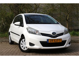 Toyota Yaris 1.0 VVT-i 70pk Aspiration | NL-auto | 5 deuren | Camera | Climate control | Bluetooth | Centr. deurvergr. | Elek. ramen |