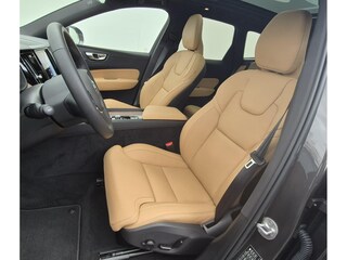 Volvo XC60 2.0 T6 Phev AWD Ultra Bright Luchtvering - 21” Wielen - Panorama dak - Lighting –Head up - Bowers &Wilkins Audio - 360 Cam - Alarm - Climate - Privacy Glass – RC20 Interieur – Power seats met memory - Full led koplampen –Donkere hemel  - Geluidsisolerend glas – Massage stoelen .