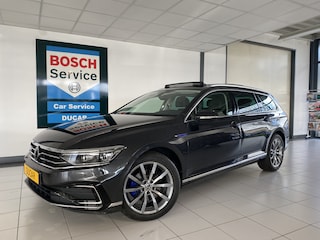 Volkswagen Passat Variant 1.4 TSI PHEV GTE Business Trekhaak /Panoramadak / Virtual Cockpit/ Alcantara / carplay-android