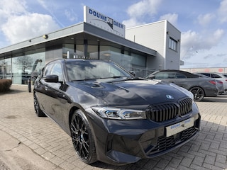BMW 3-serie Touring 330e xDrive M Sport Pano-Dak | Adapt. Cruise | M-Stoelen | HUD | Stoelverw.