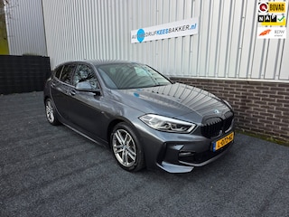 BMW 118i Executive Edition, M-sport / Origineel schaalstoelen!