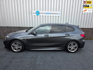 BMW 118i Executive Edition, M-sport / Origineel schaalstoelen!