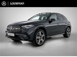 Mercedes-Benz GLC 300e 4MATIC Sport Edition | Premiumpakket | Nightpakket | Treeplanken | Trekhaak | 20 inch AMG velgen | Memorypakket | Panoramaschuifdak | 360° camera | DIGITAL LIGHT | Augmented Reality navigatie |