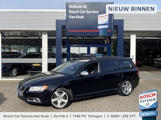 Volvo V70 2.5T R-Design / Automaat / NL-Auto / 200 PK / Vol-Leder / Elektr.-Stoelen met Geheugen / Stoelverwarming / Cruise-Control / Climate-Control / Trekhaak / Elektr.-Achterklep / Dodehoek-Detectie / PDC-Achter / 17'' LMV / ENZ.