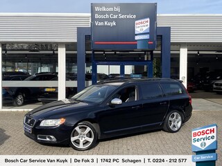 Volvo V70 2.5T R-Design / Automaat / NL-Auto / 200 PK / Vol-Leder / Elektr.-Stoelen met Geheugen / Stoelverwarming / Cruise-Control / Climate-Control / Trekhaak / Elektr.-Achterklep / Dodehoek-Detectie / PDC-Achter / 17'' LMV / ENZ.