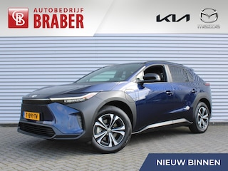 Toyota bZ4X Launch Edition 71 kWh | Trekhaak | 360° Camera | Stuur-/stoelverwarming | Elek. stoelverstelling | Elek. achterklep | Dodehoek detectie | 18" LM | LED |