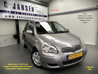 Toyota Yaris 1.3 VVT-i Sol Automaat! | Airco | Isofix-bevestigingspunten voor kinderzitjes | Lederen stuurwiel en versnellingspook