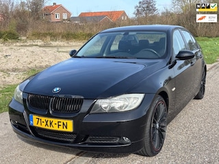 BMW 318i Business Line ECC Audio-CD/Navigatie Electric pakket PDC LMV 19" ESP ABS Cruisecontrol Dealeronderhoud Nieuwe Apk