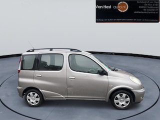 Toyota Yaris Verso 1.3 VVT-i Sol AIRCO | ELEK RAMEN | STUURBEKRACHTING