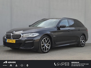 BMW 5-serie Touring 530e xDrive Business Edition Plus M-Sport / Accu SOH 98% / Drie fase laden / Apple Carplay Android Auto / Trekgewicht 2000 kg / Elektrische achterklep / Achteruitrijcamera / Cruise control / Keyless Entry/Start / Climate control /