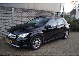 Mercedes-Benz GLA 180 Prestige Autom Leder Sportst Stoelverw Navi Xenon Airco Cruise 2x PDC LMV Trekhaak ENZ.