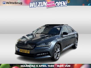 Skoda Superb 1.4 TSI iV Sportline Business / AUTOMAAT/ PANODAK/ DIGITAL DASH/ ALCANTARA/ NAVI/ PARK. SENSOREN + CAMERA/ CLIMA/ STOELVERWARMING