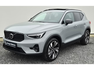 Volvo XC40 2.0 B3 Ultra Dark Panorama Dak - MY 2026 - 20” Wielen -  Lighting pack –  Lounge-pakket - Harman Kardon Audio -  360 Camera -  Climate - Privacy Glass –  R980 Interieur – voorruit verwarming – Power seats met memory