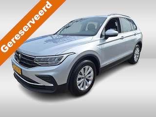 Volkswagen Tiguan 1.5 TSI Life 14.478 km !!!  LED / Navi by APP