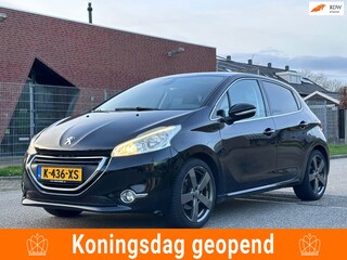 Peugeot 208 1.2 VTi Allure 5DR*Navigatie*Panoramadak*Stoelverwarming*Cruise*Clima*LM velgen*Parkeersensoren*