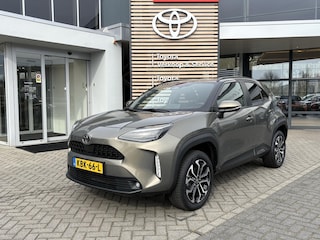 Toyota Yaris Cross 1.5 Hybrid 115 First Edition APPLE/ANDROID STOEL/STUURVERWARMING NAVI AD-CRUISE PRIVACY-GLASS 17"LM-VELGEN