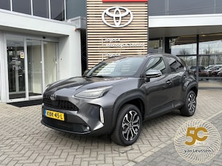 Toyota Yaris Cross 1.5 Hybrid 115 First Edition APPLE/ANDROID STOEL/STUURVERWARMING NAVI AD-CRUISE PRIVACY-GLASS 17"LM-VELGEN