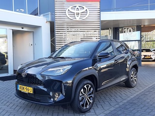 Toyota Yaris Cross 1.5 Hybrid 115 First Edition APPLE/ANDROID STOEL/STUURVERWARMING NAVI AD-CRUISE PRIVACY-GLASS 17"LM-VELGEN