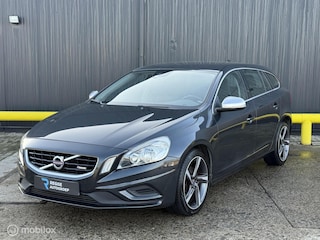 Volvo V60 1.6 T3 R-Design AUTOMAAT | TREKHAAK |